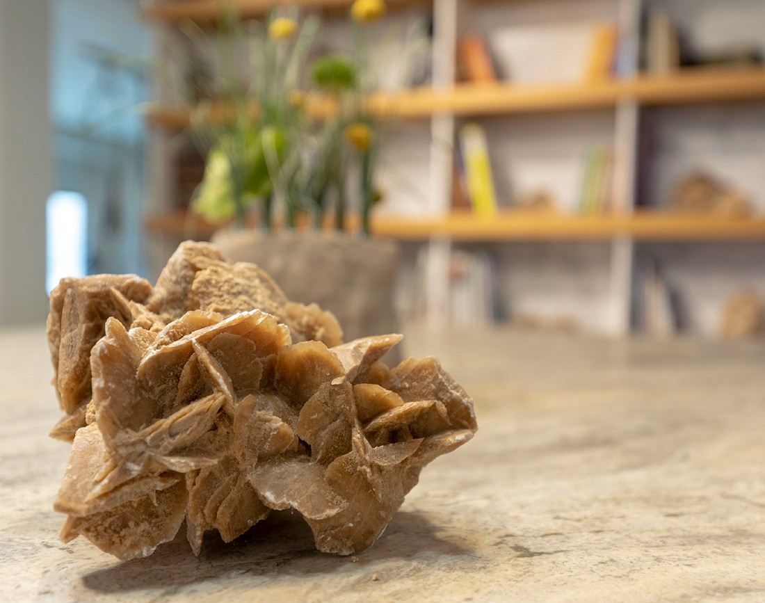 Obiect decorativ desert rose din piatra