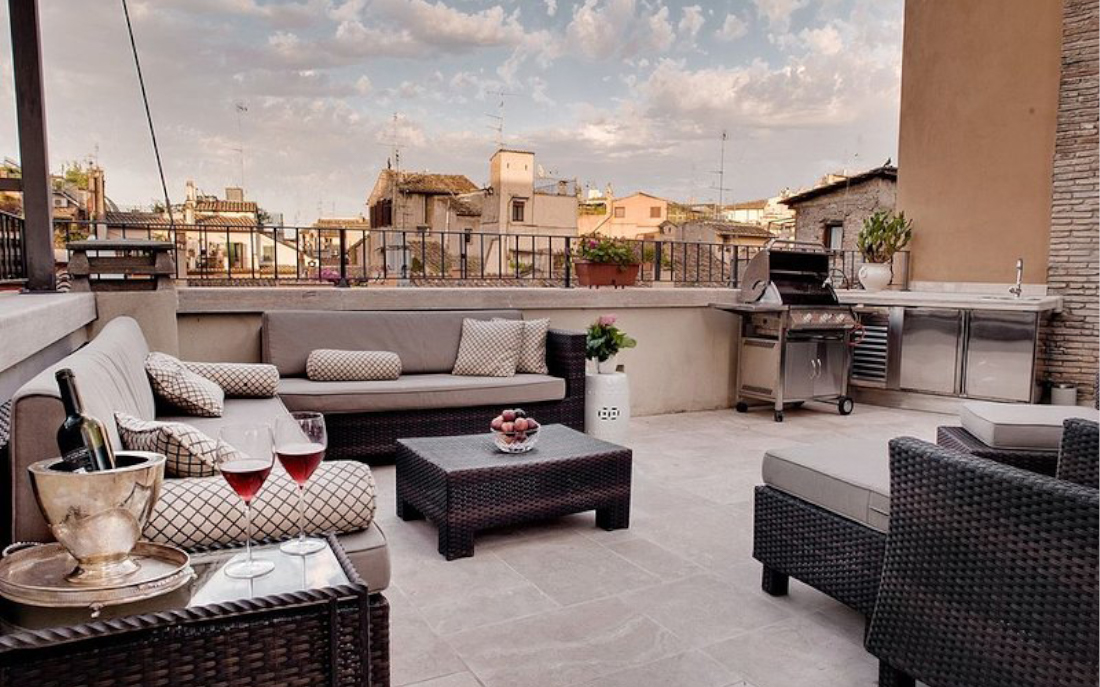 Balcon situat in prelungirea livingului