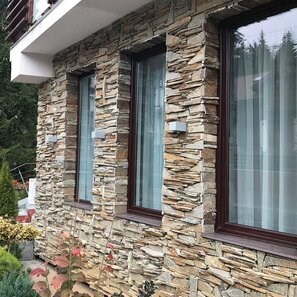 Ardezie Homa 3D Strips | Piatra Decorativa pt. Placari Verticale, Exterior-Interior (10-12/palet)