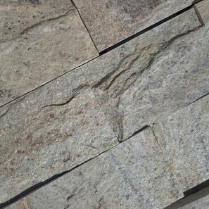 Ardezie Sahara Natur, 10 cm x LL x 1.3cm | Piatra Decorativa - Placari Verticale, Exterior-Interior (25mp/palet)