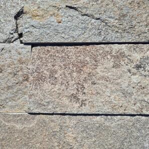 Ardezie Sahara Natur, 10 cm x LL x 1.3cm | Piatra Decorativa - Placari Verticale, Exterior-Interior (25mp/palet)