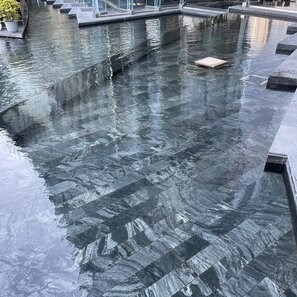 Ardezie Naturala Silver, Periata (Anti-Slip), 60 x 10 x 1 cm | Ideala pt. Exterior/Interior, Vertical/Orizontal