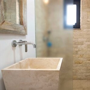 Раковина Tao Travertine Classic BAYK, 42 x 42 x 82 см