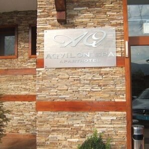 Ardezie Rhodos 3D Strips | Piatra Decorativa pt. Placari Verticale, Exterior-Interior (10-12/palet)