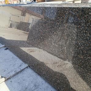 Granit Tropic Brown Polisat, 60 x 60 x 1.8 cm