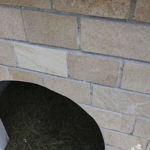 Gratar Gradina Mediteraneo Mic (Carbune/Lemn, 100x60x210 cm, 650 kg, piatra naturala Rhodos, caramida)