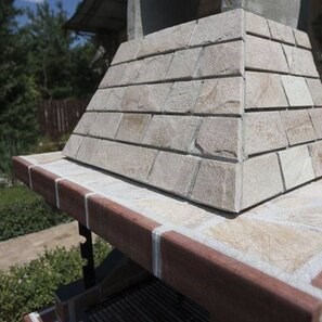 Gratar Gradina Mediteraneo Mic (Carbune/Lemn, 100x60x210 cm, 650 kg, piatra naturala Rhodos, caramida)
