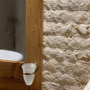 Limestone Sunny Dream Scapitata, 7 x 30 x 1.5 cm