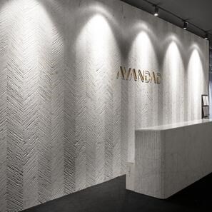 Плитка из белого мрамора Carrara (узор Chevron) 2 см