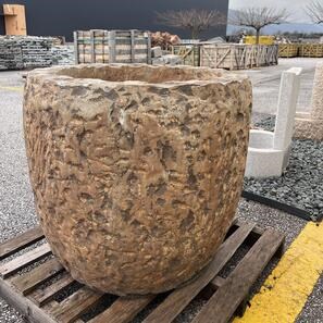 Limestone Planter – Jardinieră din Piatra Naturală pentru Flori & Copaci Ornamentali, Exterior/Interior, 75 x 75 x 70 cm