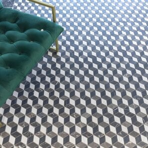 Mozaic Marmura Bianco Carrara, Cleopatra, Nero Marquina Mix Cube Design Mata