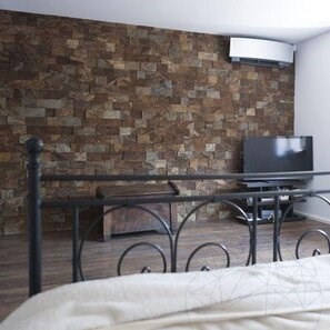 Ardezie Rusty Brown Natur, 10 cm x LL | Piatra Decorativa - Placari Verticale, Exterior-Interior