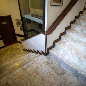 Piese Speciale Marmura Arabescato Oro Polisata, 3 cm - Proiecte Speciale
