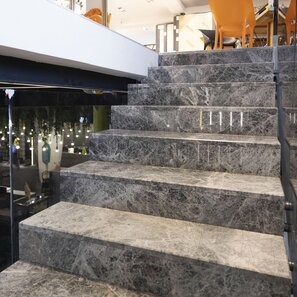 Marmura Tundra Grey Polisata  2 cm – Blaturi, Trepte, Glafuri si Piese Personalizate