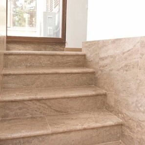Travertin Latte PREMIUM Periat +Baston 1L, 61 x 30.5 x 3 cm (Treapta/Bordura Piscina)