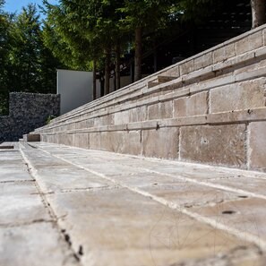 Travertin Latte PREMIUM Periat si Daltuit, 30.5 x 15.2 x 3 cm (Pavaj Exterior)
