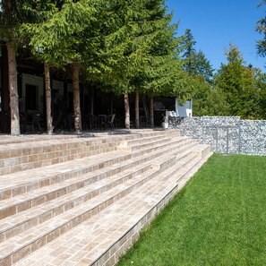 Travertin Latte PREMIUM Periat si Daltuit, 30.5 x 15.2 x 3 cm (Pavaj Exterior)