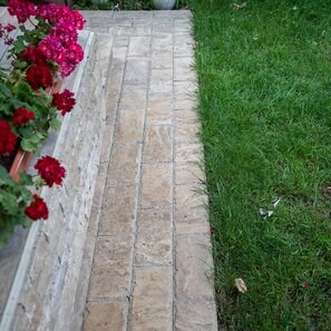 Travertin Latte PREMIUM Periat si Daltuit, 30.5 x 15.2 x 3 cm (Pavaj Exterior)