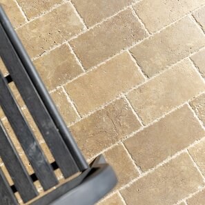 Travertin Noce Cross Cut Periat si Daltuit, 30.5 x 15.2 x 3 cm