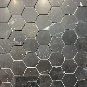 Mozaic Marmura Nero Marquina Hexagon Mata