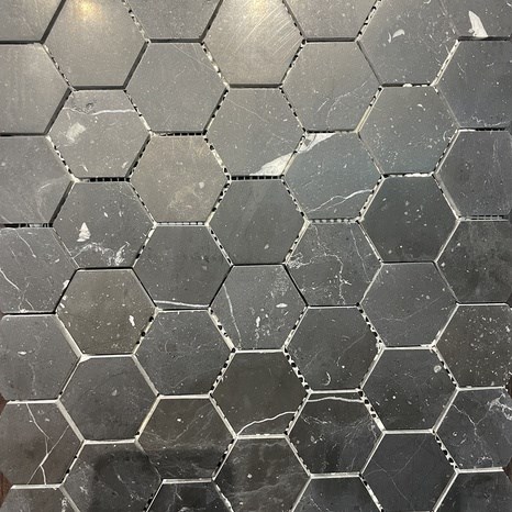 Mozaic Marmura Nero Marquina Hexagon Mata