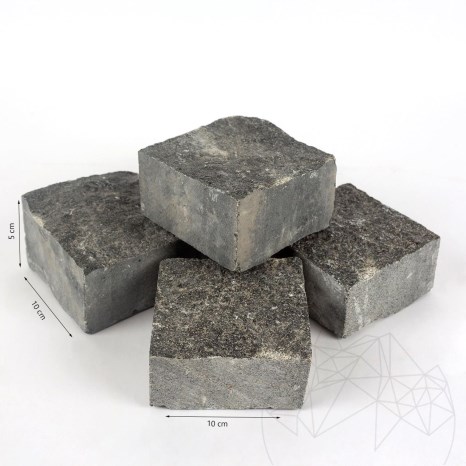 Антрацитовый гранитный кубический камень, ограненный с 4 сторон, 10 x 10 x 5 см
