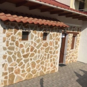 Limestone Poligonal Rock Face - Rustic Yellow | Placari Verticale, Exterior-Interior (20mp/palet)