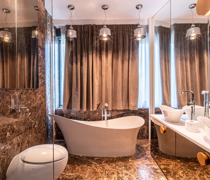 Marmura în băile de lux: Eleganță și rafinament