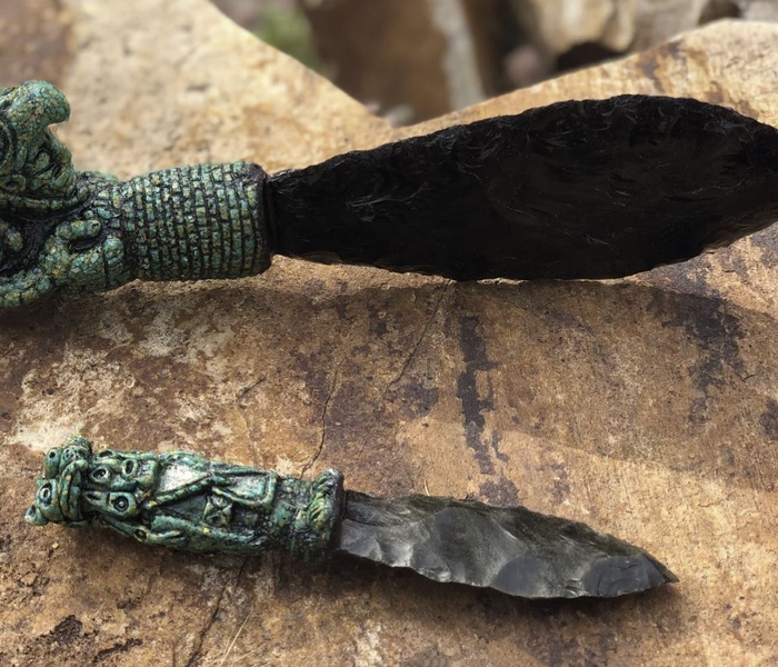 Obsidian Knife – Maceta Sacrificiilor Aztece