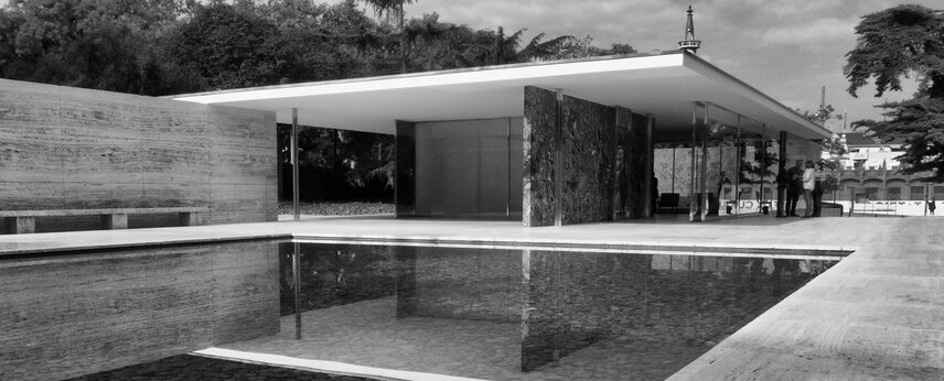 Pavilionul Barcelona – inspiratie arhitecturala cu marmura, onix rosu si travertin