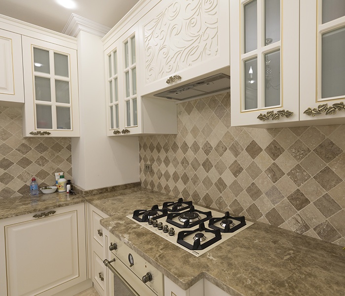 Travertin la interior: 5+ idei de amenajari pentru casa ta